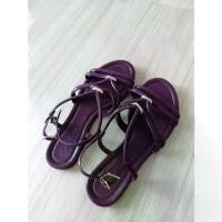 ราคา รองเท้ามือสอง Jelly bunny ของแท้ 100% ส้นแบนสีม่วงมังคุด,ม่วงแดงเข้ม เป็นตะขอเกี่ยวเข็มขัด สายปรับได้เป็นเข็มขัด (1732284601417893589)