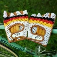 ราคา ถุงมือจักรยาน ถุงมือถัก สไตล์วินเทจ ลายธงชาติเยอรมันนี vintage bicycle gloves (1732498675614057923)