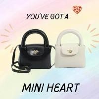 ราคา [ลดเพิ่ม15% ใส่โค้ด MENAW3 เฉพาะ13-15มี.ค.66] พร้อมส่ง Mini Heart bag กระเป๋าถือ มีสายสะพายให้ ขายดี (1731887676331034526)
