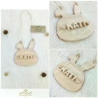 ราคา [งานไม้] ป้ายชื่อห้อยกรง คอกไม้ ป้ายชื่อสัตว์เลี้ยง ป้ายชื่อหน้ากระต่าย BUNNY Name tag [WOOD&MOOD] สวัสดิการสด (1732183970149205936)