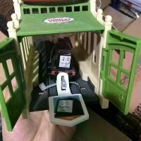 ราคา ชุดเครื่องเล่นแผ่นเสียงโรงรถรถไฟ Timmy, Thomas the Tank Engine, อุปกรณ์เสริมราง, ของเล่นเพื่อการศึกษา, มาใหม่ mn 82 (1732075324853552792)