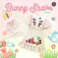 ราคา เดรส + หมวก (มี 2XL) Boniga สีชมพูพีช Bunny Shake Dress เดรสสั้นผ้า Cotton แขนตุ๊กตาสั้น ปกแต่งระบายผ้าลูกไม้ ปักลายดอกไม่ ใส่ซิปหลัง มีซับใน (1730492845706741983)