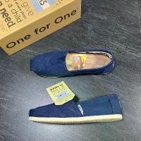 ราคา รองเท้าTomsหญิง Classics Ash Canvas ของแท้%พร้อมกล่อง (1732268491356997493)