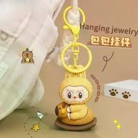 ราคา พวงกุญแจ Labubu ไม้ สั่นได้ ตุ๊กตา 3 มิติน่ารัก จี้กระเป๋าเป้สะพายหลังนักเรียน พวงกุญแจ Labubu สร้างสรรค์ ลา บูบู้ น้องเนย butter แท้ น้องหมีเนย พวงกุญแจ ลาบูบู้พวงกุญแจ แท้ (1731801474443020820)