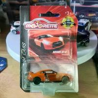 ราคา Honda, Toyota, Nissan โมเดลรถเหล็ก Majorette Scale 1/64 (1729986937214307326)