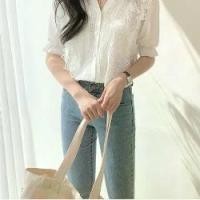 ราคา chili 1931#เสื้อแขนลูกไม้ คอวี สีขาว แฟชั่นสตรี พร้อมส่งจากไทย เสื้อเชิ้ตวินเทจ แต่งคอสวย Clothing (1729612920672061624)