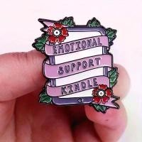 ราคา เข็มกลัดดอกไม้ตัวอักษร, "EMOTIONAL SUPPORT KINDLE", อุปกรณ์เสริมป้าย, คำพูดทางอารมณ์ (1732305613072993196)