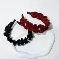 ราคา ที่คาดผม สไตล์ชาแนล มาใหม่ ที่คาดผมกำมะหยี่สีแดงและสีดำหรูหรา ดีไซน์ผีเสื้อเงางาม เครื่องประดับผม Ins ระดับไฮเอนด์ ทันสมัยและหลากหลาย เหมาะสำหรับล้างหน้า เหมาะสำหรับผู้หญิง headband (17318593482882115