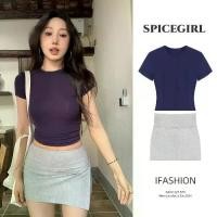 ราคา Spice girl พร้อมส่งไทย เสื้อแขนสั้นคอกลม + กระโปรงสั้นเอวสูงมีซับใน 2สี ผ้าฝ่ายคุณภาพดี มีความยืดหยุ่นใส่สบาย เสื้อยืด สไตล์เกาหลี แฟชั่น เหมาะกับฤดูร้อน (1730231693902973432)