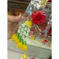 ราคา อุบะ ดอกไม้ (กุหลาบแดง) พวงมาลัย สำหรับบูชา เศียรครู ขนาดกลาง งานดี สวยงาม ต้นโมก พลู ม zen garden miniature ไม้มะริด ุ ห ล า บ ี ขา ว เนียม หอม โบราณแท้ ไผ่ กว (1732304876320425702)