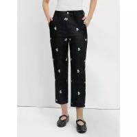 ราคา [Pomelo] กางเกงยีนส์ปักลายดอกไม้ / Floral Embroidery Jeans (1731757322691119195)
