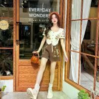 ราคา Boniga B057 สีน้ำตาล Rabbit Choco Set ชุดเข้าเซ็ต เช็ต 2 ชิ้น เสื้อสีขาวงานปัก+กางเกงขาสั้นงานปัก (1729710191680784607)