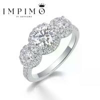 ราคา (Round 1 CT/All Mo/total 2.1CT) แหวนฝังเพชรโมซาไนต์แท้จาก Impimo เม็ดชูทรงกลม 1 กะรัต ประดับด้วยเพชรโมซาไนต์ฝังอยู่บนตัวเรือนเงินแท้ 925 ชุบทอง 18K การันตีความแท้และคุณภาพระดับพร (1731216855953671264)