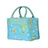 ราคา Kloset and Etcetera Flower Fulla Rectangle Bag / S กระเป๋าถือหูหิ้วทรงสี่เหลี่ยม ผ้าเคลือบ PVC (1730742437607410160)