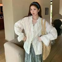 ราคา เสื้อเชิ้ตผู้หญิง สีขาว แต่งลูกไม้ แขนยาว แขนพอง ทรงหลวม ลำลอง หวาน เสื้อเบลาส์ (1732442481505764492)