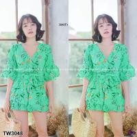 ราคา Garden Clothes ชุดจั๊มสูท จั้มสูทขาสั้น ลายดอก คอวีไขว้ แขนระบาย +สายผูกเอว (1732225635210463935)