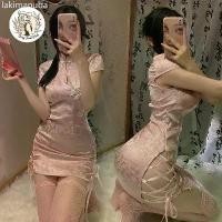 ราคา เครื่องแบบ ชุดนอนลเลน ชุดนอนคอสเพลย์ ชุดกี่เพ้าจีน ชุดจีนกี่เพ้า ชุดนอนไม่ได้นอน อกแต่งกระดุมจีน สะโพกผ่าข้างร้อยเชือกสุดแซ่บ (1732103626361570718)