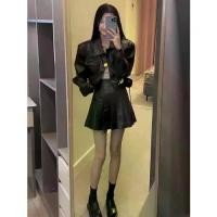 ราคา ชุดเสื้อผ้าทำจากหนัง แฟชั่น คุณภาพสูง สไตล์สาวฮอต เสื้อโค้ทและกระโปรงหนังสีดำ ชุดสองชิ้น กระโปรงพลีท สูท Women Clothing (1731616711033654175)