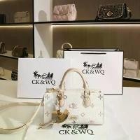 ราคา กระเป๋าผู้หญิง, CK & WQ, หรูหราราคาไม่แพง, กระเป๋าถือแฟชั่น, สไตล์ใหม่ 2025, สีขาวออฟไวท์, ปัก, ไหล่เดียว, กระเป๋าสะพายข้าง, กระเป๋าสี่เหลี่ยม (1732420620479136915)