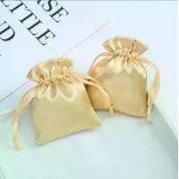 ราคา [ของขวัญ] กระเป๋าเก็บของขนาดเล็ก สีทอง สำหรับของขวัญ กระสอบ ใส่ ข้าว ถุง เรืองแสง vacuum bag travel ตรา นกแก้ว 100 ใบ สายรุ้ง ถุงปุ๋ย เปล่า 50 โล กล้วยฉาบ ลูกอม หิ้ว ฮีโร่ 18 ถุง (1732411837072377430)