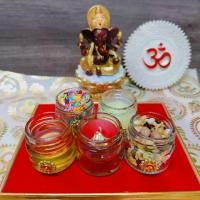 ราคา เทียนกุหลาบ ถวายพระชุดไหว้พระพิฆเนศ เทียนหอมแดงกุหลาบ และ 4 กระปุก ข้าว 9 สี ถั่ว 9 สี น้ำผึ้ง เนยกีย์ ถวายขอพร ความสำเร็จทั้งปวง เสริมดวง เทียนบูชา (1732243912560379517)