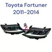 ราคา ไฟหน้า Toyota Fortuner 2011-2014 ลายเล็กซัส ไฟโปรเจคเตอร์ 3 ลูก ไฟหรี่ ไฟเลี้ยว แบบวิ่ง (1731699729772743627)