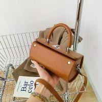 ราคา กระเป๋าสะพายข้างสำหรับผู้หญิง, แบรนด์ดังเทรนด์, แฟชั่นวินเทจ, กระเป๋าสะพายไหล่หญิง, กระเป๋าถือหนังผู้หญิงดีไซเนอร์สุดหรู, 2022 (1730849722647873641)