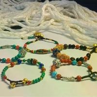 ราคา สร้อยข้อมือลูกปัด สไตล์ชาติพันธุ์ใหม่ สไตล์เนปาล ทำจากหินธรรมชาติ แฟชั่นวินเทจ สร้อยข้อมืออเนกประสงค์ ทอมือเฉพาะ (1731439450110134219)