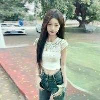 ราคา เสื้อยืดลำลองผู้หญิง สไตล์เดียวกัน หรูหราและเซ็กซี่ รั่วไหลออนไลน์ของผู้หญิงโซเชียล สไตล์เดียวกัน ฝังเพชร เสื้อยืดแขนสั้น ดีไซน์ฤดูร้อนของผู้หญิง สลิมมิ่ง น่ารักและเซ็กซี่ เสื้อสั้น มีจำหน่ายในปี 2025