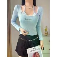 ราคา เสื้อยืด แขนยาว คอวี สำหรับผู้หญิง ทรงสลิมฟิต เหมาะสำหรับฤดูใบไม้ร่วง เสื้อสาวฮอตหวาน เสื้อชั้นในลายสก๊อต สามารถใส่ได้ทั้งสองด้าน สไตล์ใหม่ ดีไซน์สองชิ้นปลอม สียีนส์ รู ตาข่าย เสื้อ เสื้อ ลูกไม้ ปาด ไ