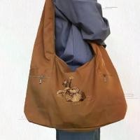 ราคา กระเป๋ามิชชัน, วัสดุผ้าใบ, ลายดอกบัวปัก, กระเป๋าเป้เม็ดละเอียด, เหมาะสำหรับผู้ชายและผู้หญิง, กระเป๋าหน้าเขา, กระเป๋าธูป, กระเป๋าอาราธอน, กระเป๋าสมาธิ, เหมาะสำหรับการทำสมาธิ, กระเป๋าผู้ชายและผู้หญิง (1