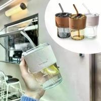 ราคา ถ้วยฟางแก้ว พร้อมฟางและฝาปิด ขนาดเล็ก ของขวัญ แก้วกาแฟ ถ้วยใช้คู่ พร้อมของขวัญมือ ถ้วยน้ำใส Ins เครื่องใช้บนโต๊ะอาหารแก้ว (1731056856328996932)