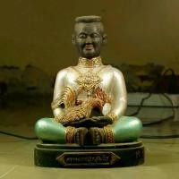 ราคา พระนเรศวรอุ้มไก่ เนื้อทองผสม ปี 2550 วัดท่ามะปราง จังหวัดพิษณุโลก พิมพ์กรรมการ หมายเลข 19 (1732085597745416582)