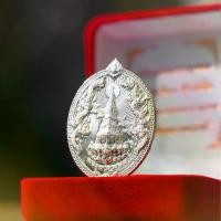 ราคา เหรียญพระธาตุพนม หลวงปู่ศิลา สิริจันโท รุ่น บันดาลทรัพย์ (เนื้อเงินบริสุทธิ์) (1731797571961260096)