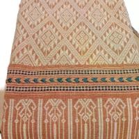 ราคา ผ้าขิดทอมือลายโบราณทอจากบ้านหนองสังข์หมู่1 (1731462752869844762)