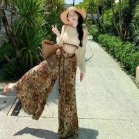 ราคา กางเกงขากว้างเอวสูงพิมพ์ลายโบฮีเมียน มาใหม่สำหรับปี 2025 สไตล์โบฮีเมียน กางเกงขากระดิ่ง กางเกงม็อบท่องเที่ยวยูนนานและไทย รวมเสื้อกั๊ก (1731364306570544241)