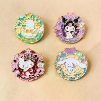 ราคา เข็มกลัด Sanrio การ์ตูน ดีไซน์น่ารัก (Cinnamoroll, Babycinnamoroll), ตัวอักษรสีทอง, เข็มกลัด M, สำหรับเสื้อผ้าผู้ชายและผู้หญิง, อุปกรณ์เสริมกระเป๋า, คุณภาพสูง (1731418658241742426)