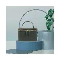 ราคา กระเป๋าหนังนกกระจอกเทศ ทรงกล่องสี่เหลี่ยม 17.5*12.5*8 (1731407417090279331)