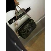 ราคา [Pomelo] กระเป๋าสะพายรุ่น Carry All / Carry All Bag (1730585626828310619)