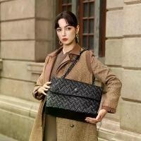 ราคา กระเป๋าสะพายข้างผู้หญิง ทรงสี่เหลี่ยมขนมเปียกปูน มีสายโซ่ ดีไซน์หัวนกอินทรี ขนาดใหญ่ (1732110682010126921)