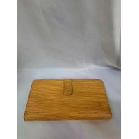 ราคา (Second-hand) Louis Vuitton wallet epi (1731084613141695486)