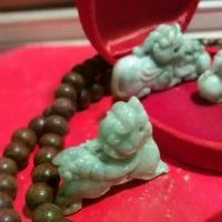 ราคา ปี่เซียะหยกเดี่ยว ใสแต้มเขียวขาขวาหลัง แกะสลักโบราณ (1729618396282194207)