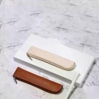 ราคา กระเป๋าใส่ปากกาหนัง PU ดีไซน์เรียบง่าย ขนาดเล็กและเล็ก มีซิป เหมาะสำหรับดินสอและปากกา เครื่องเขียน ที่ใส่ปากกาหมึกซึม เหมาะสำหรับนักเรียน อุปกรณ์การเรียน (1731406720537626064)