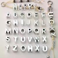 ราคา ลูกปัด ตัวษร คระ ABC สีเงิน สีทอง อุปกรณ์เสริมงานฝีมือ DIY ใช้สำหรับทำหรับทำพวงกุญแจ ที่หร้อยกระเป๋า (1732600719498053439)