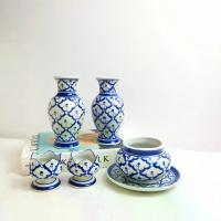 ราคา ชุดบูชาหน้าพระ เซรามิก ลายไทย ลายคราม จัดเซ็ต 6ชิ้น แจกัน 6นิ้ว กระถางธูป เชิงเทียน เครื่อง สีฟ้าขาว (1729944687089059854)