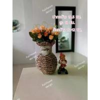 ราคา [ส่งฟรี] แจกัน แจกันหวาย แจกันสานหวาย แจกันใส่ดอกไม้ แจกันแต่งบ้าน สูง 18 ซม.จัดสวน แต่งสวน งานรับปริญญา (1732321536965904871)