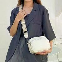 ราคา กระเป๋าทรงสี่เหลี่ยมเล็ก แฟชั่นสตรี กระเป๋ากล้อง กระเป๋าสะพายข้าง [COD] bag that works polar boll แบรนด์ เนม ราคา ดี hobobag กระเป๋า labella (1732480929505773567)
