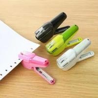 ราคา KOKUYO Harinacs เครื่องเย็บกระดาษ ไร้ลวด สำหรับ 10 แผ่น ของแท้!!! จากประเทศญี่ปุ่น (1732086920221591549)