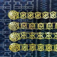 ราคา เข็มขัดโบราณสีทองและนาค “หน้าB” ยาว43 นิ้ว เข็มขัดใส่กับผ้าถุง ชุดไทย พร้อมส่ง (1732041306358056028)