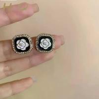 ราคา H.Q Jewelry ต่างหูสี่เหลี่ยมดอกไม้สีดำ ต่างหูสแตนเลสแท้ ต่างหู เครื่องประดับผู้หญิง เครื่องประดับแฟชั่น ต่างหูไม่ลอกไม่ดํา ต่างหูผู้หญิงเท่ๆ จิวต่างหู (1730086836436961641)